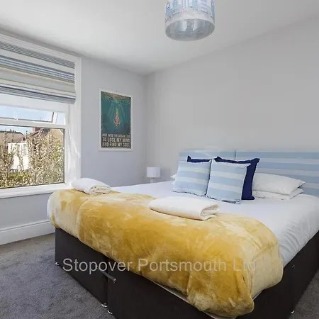 Stopover At Orchard Apartment Light And Cosy Portsmouth Room photo
