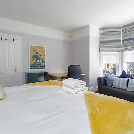 Stopover At Orchard Apartment Light And Cosy Portsmouth Room photo